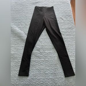 Commando Women's Control Top Leggings
Size: M
[New]
Made in USA